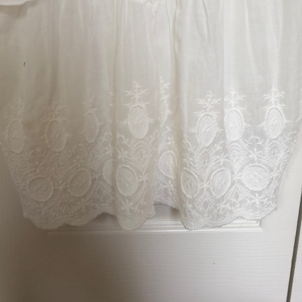 Aritzia cotton embroidered whitE top. NWOT. XS - Picture 5 of 8